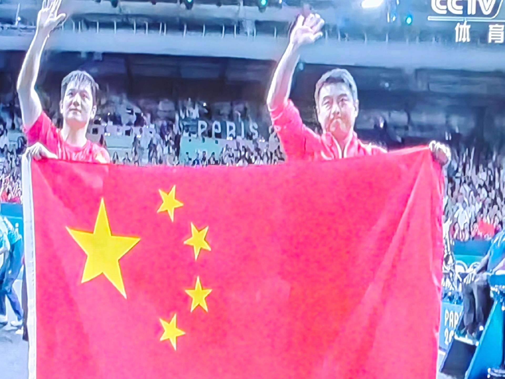 队员们全力以赴，为胜利拼尽全力