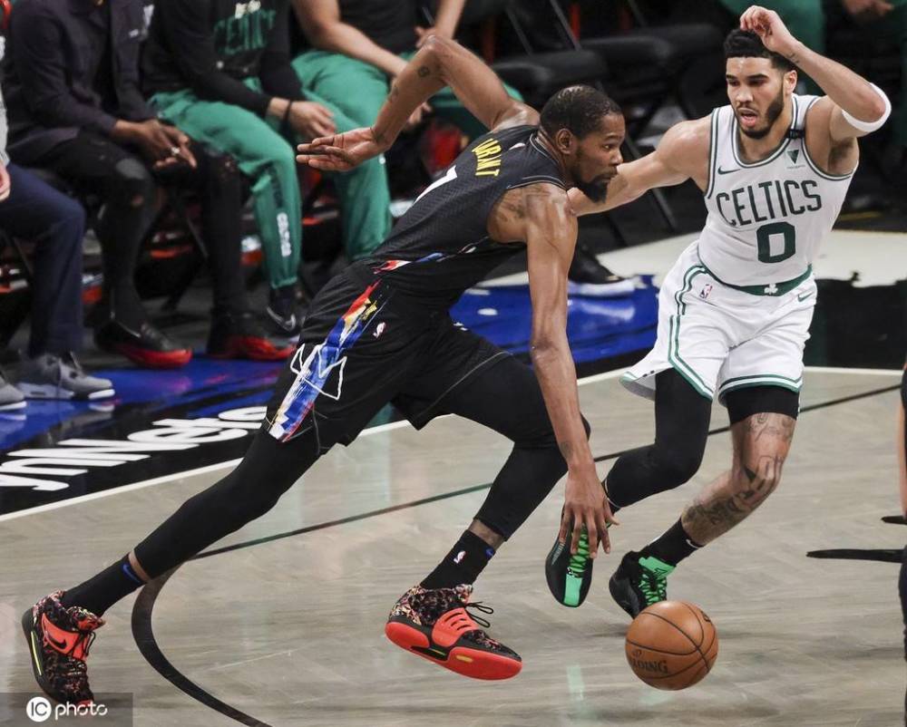 爱游戏官网-包含NBA总决赛西区半决赛新秀突围的词条