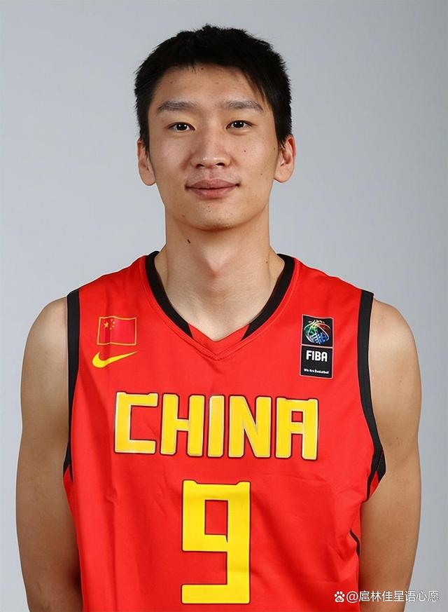 亚洲篮球新秀崭露头角，成为焦点人物