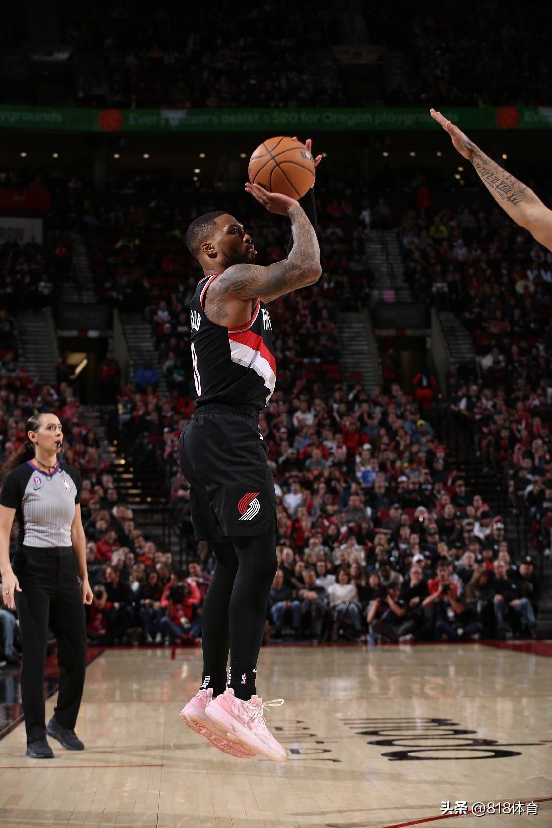 爱游戏在线-开拓者大胜国王，利拉德暴走六分球势不可挡