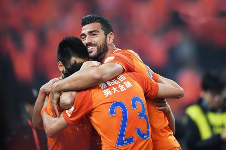 爱游戏-鲁能客场大捷，中超劲旅实现反超