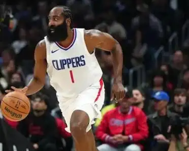 爱游戏APP-快船客场击败马刺，结束连败