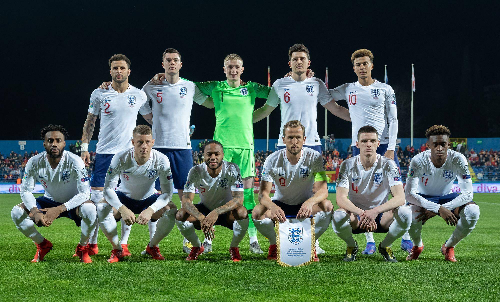 爱游戏官网-英格兰队大获胜利，晋级欧洲杯强