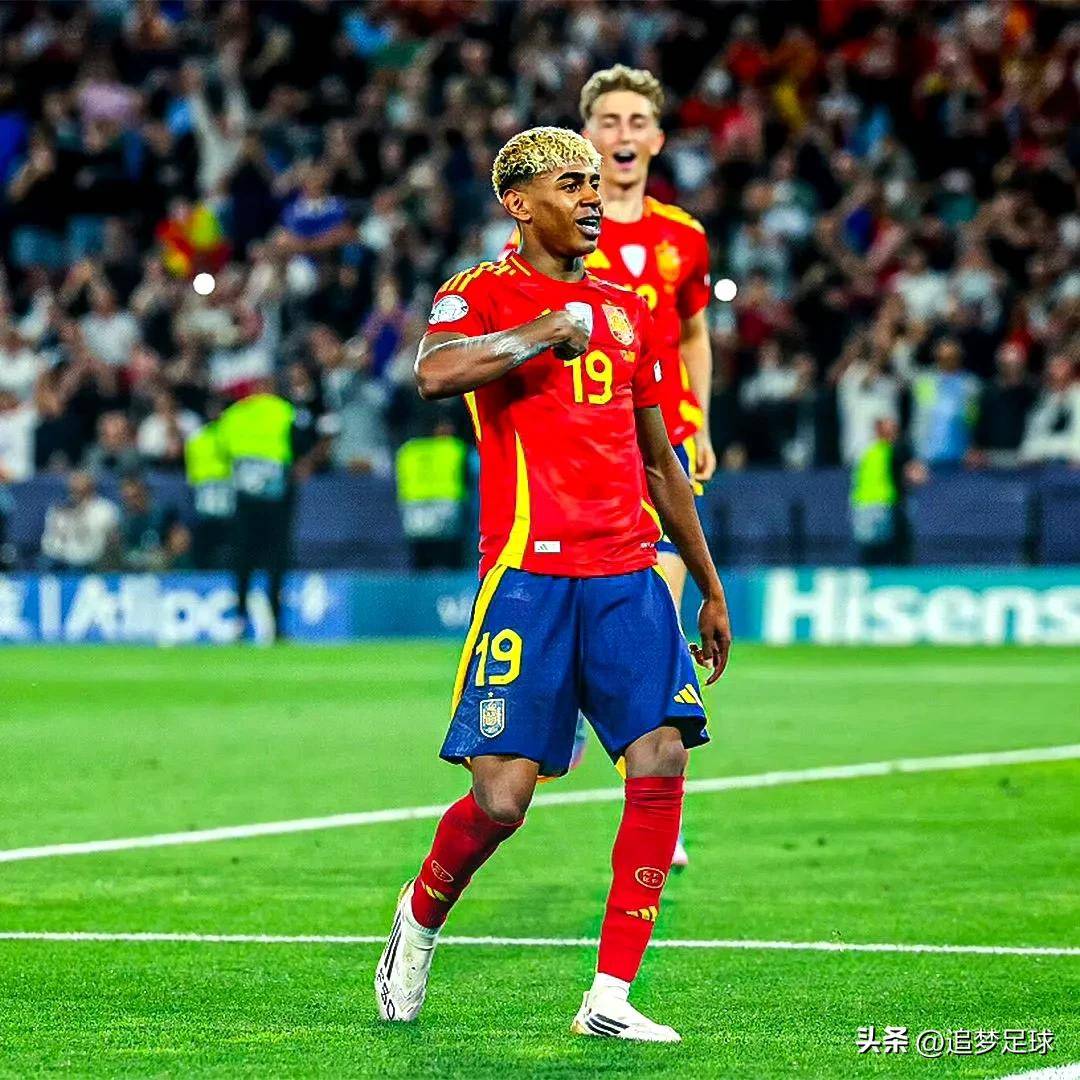 欧国联赛战局紧张，球队抓紧备战