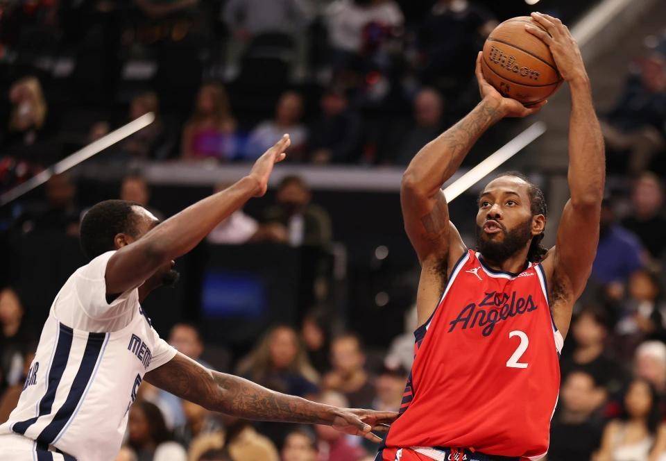 灰熊险胜青岛队,伦纳德关键制胜 灰熊险胜青岛队,伦纳德关键制胜