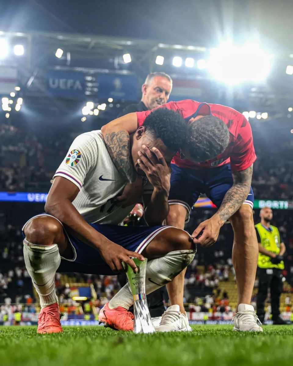 英格兰队绝杀奥地利队，波尔扛起全队