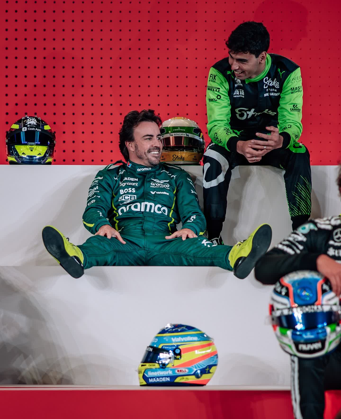 关于红牛车队完胜雷诺车队，阿隆索关键制胜的信息