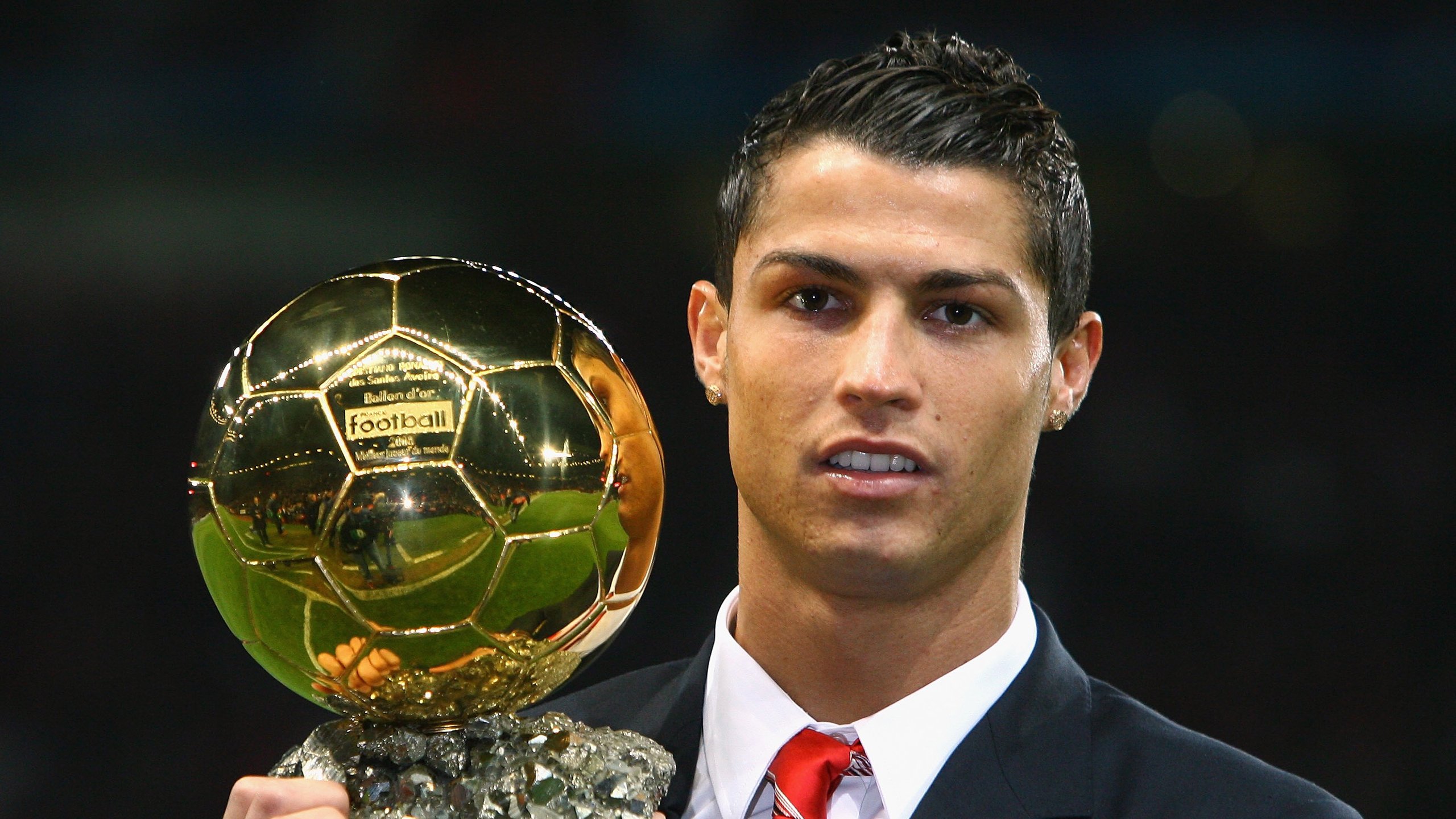 疯狂星期五！马刺末节雪崩埋葬十一冠王，拉文嗜血三分接管联合中心