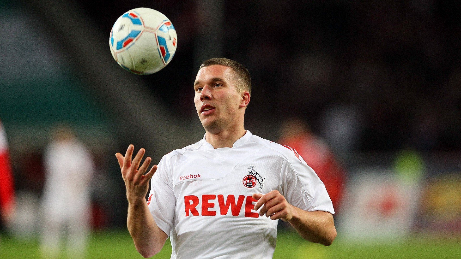 异国硬仗，上海队力克热火，范弗利特单骑救主